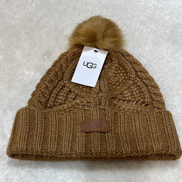 💥🇺🇸 UGG Women's Cable Beanie With Pom - Picture 6 of 11